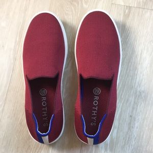 ROTHYS RED SNEAKER SIZE 9